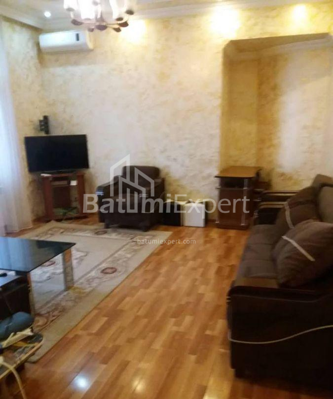 Daire 100 m² Daire - Şerif Khimshiashvili, Batumi, Gürcistan