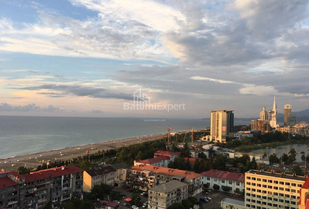 Daire 112 m² Daire - Şerif Khimshiashvili, Batumi, Gürcistan