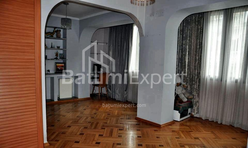 Daire 116 m² Daire - Yurievskaya, Batumi, Gürcistan