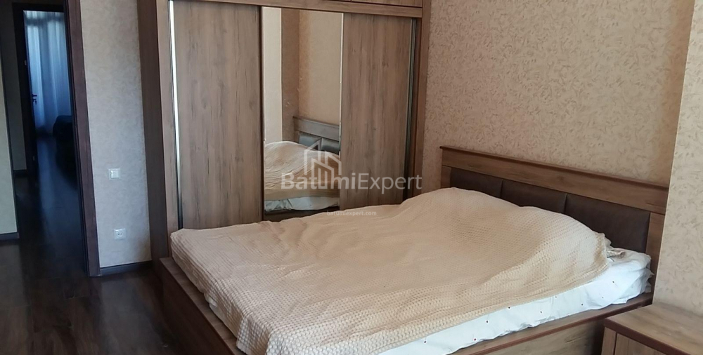 Daire 130 m² Daire - Şerif Khimshiashvili, Batumi, Gürcistan