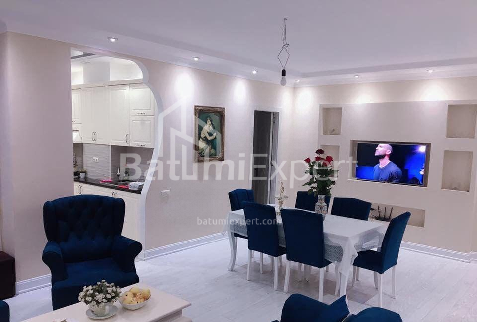 Daire 86 m² Daire - Alexandra Puşkin, Batumi, Gürcistan
