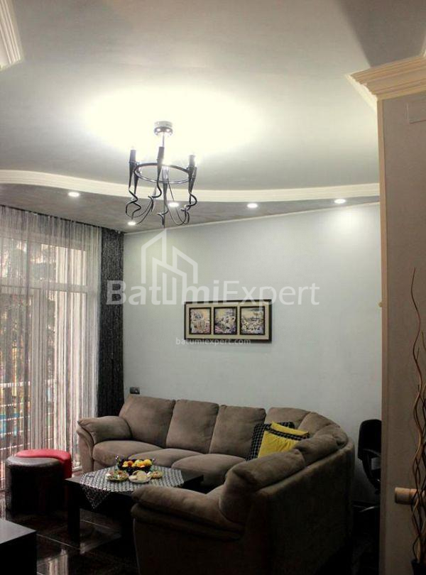Daire 75 m² Daire - Vakhtang Gorgasali, Batumi, Gürcistan
