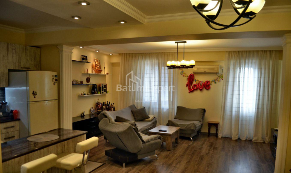 Daire 80 m² Daire - Rustaveli, Batumi, Gürcistan