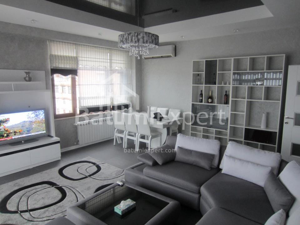 Daire 140 m² Daire - Selima Khimshiashvili, Batumi, Gürcistan