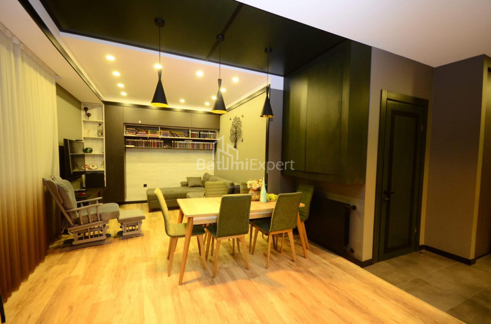 Daire 98 m² Daire - Zuraba Gorgiladze, Batumi, Gürcistan