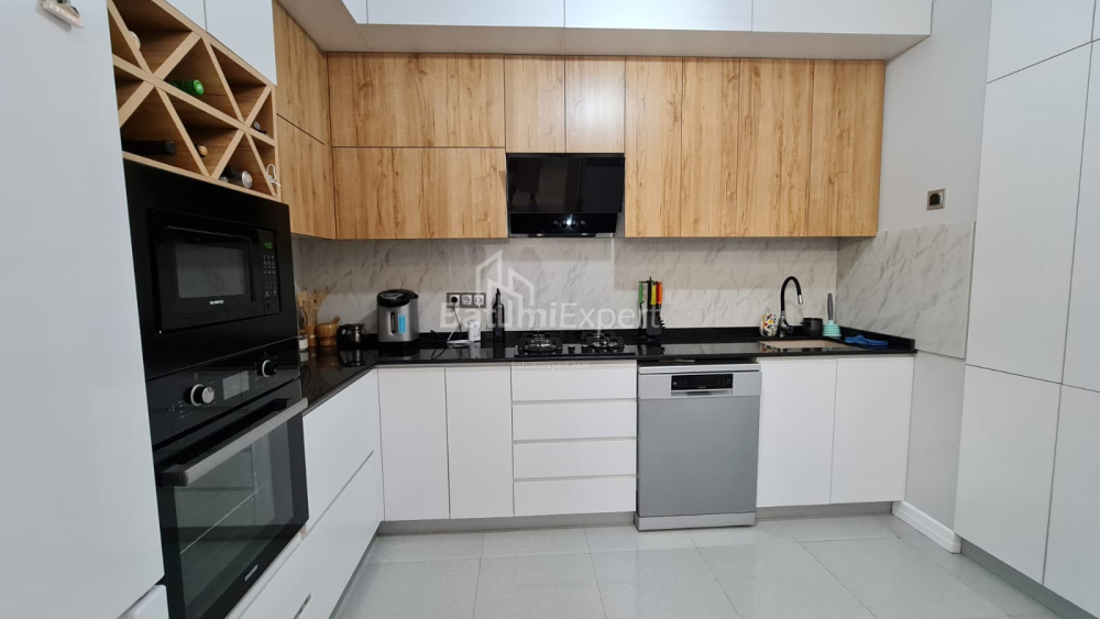 Daire 93 m² Daire - Selima Khimshiashvili, Batumi, Gürcistan
