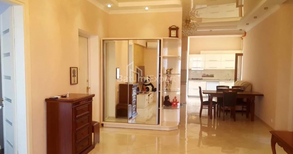 Daire 173 m² Daire - Ahmed Melaşvili, Batumi, Gürcistan