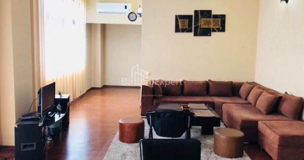 Daire 94 m² Daire - Rustaveli, Batumi, Gürcistan
