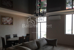 Daire 112 m² Daire - Şerif Khimshiashvili, Batumi, Gürcistan