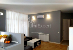 Daire 3-oda 80 m² - Alexandra Puşkin, Batumi