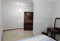 Daire 90 m² Daire - Zuraba Gorgiladze, Batumi, Gürcistan