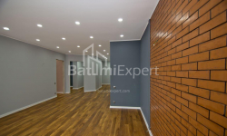 Daire 112 m² Daire - Şalva Inasaridze, Batumi, Gürcistan