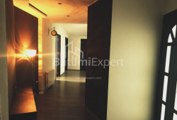 Daire 5-oda 143 m² - Yusuf Kobaladze, Batumi