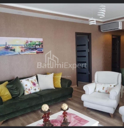 Daire 3-oda 88 m² - Rustaveli, Batumi