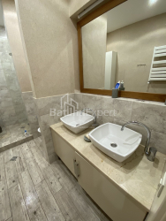 Daire 250 m² Daire - Şerif Khimshiashvili, Batumi, Gürcistan