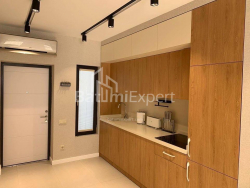Mesken 3-oda 110.7 m² - havaalanı karayolu, Batumi