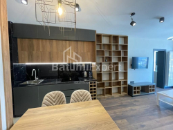 Daire 3-oda 61.6 m² - Kahramanlar Sokağı, Batumi