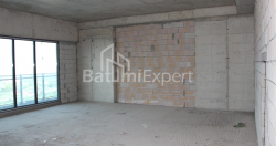 Daire 1-oda 75.6 m² - Lech ve Maria Kachinsky, Batumi
